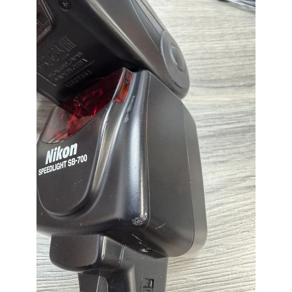 Nikon SB-700 Speedlight Camera Flash AF Photography Accessories W/ Case Tested